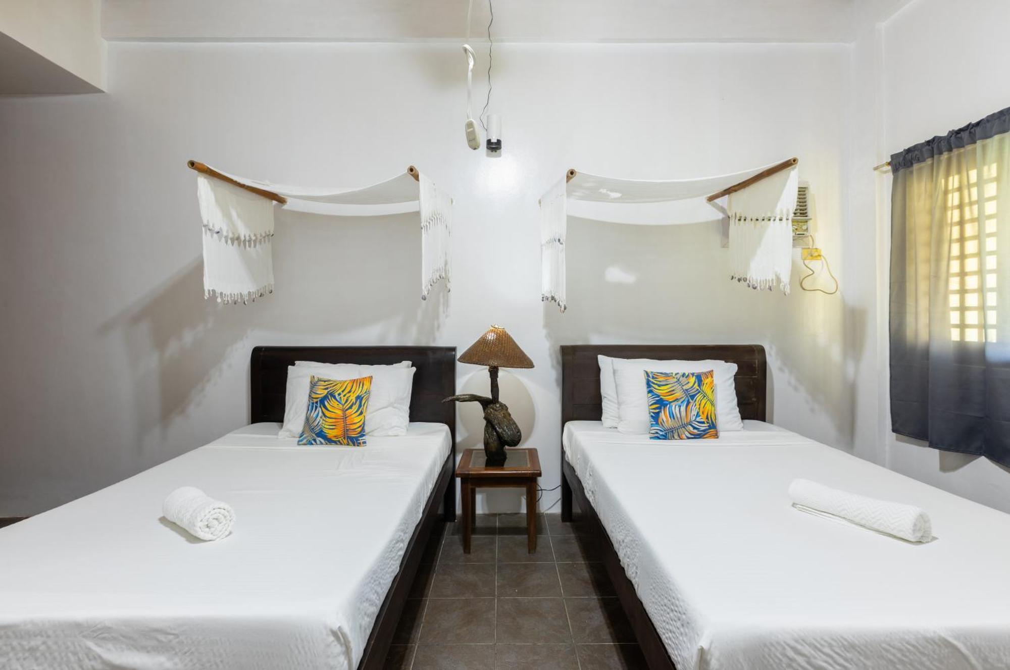 Nabulao Beach Resort Hinoba-an Экстерьер фото