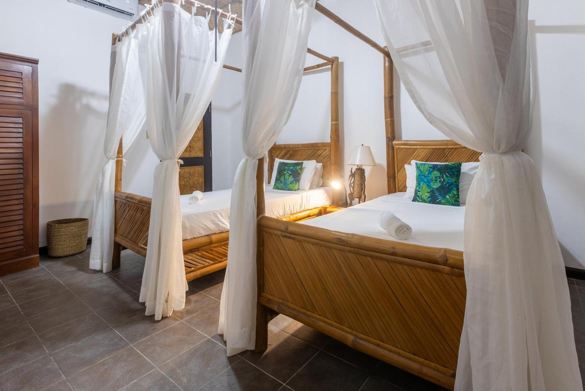 Nabulao Beach Resort Hinoba-an Экстерьер фото